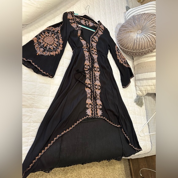 Selfie Couture Embroidered Dress XS-S - Picture 1 of 8